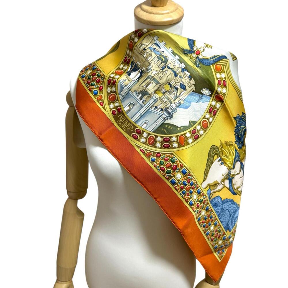 HERMES Silk Scarf - Picture 4 of 8